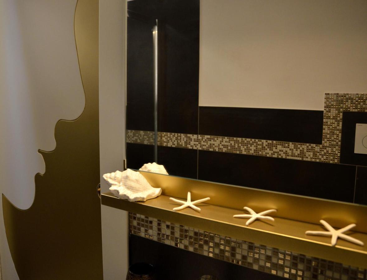 Gold White Exclusive House Hotel Polignano a Mare Eksteriør billede
